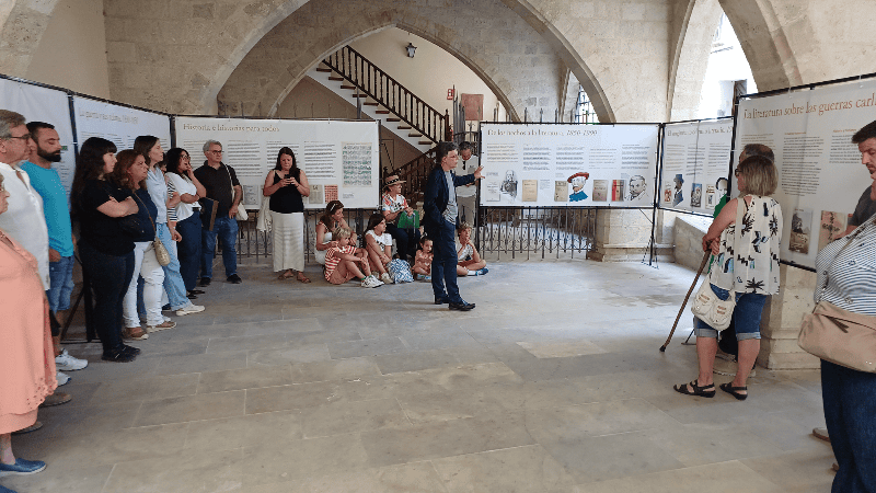 La Comarca del Maestrazgo inaugura en Castellote la exposición «La literatura de las guerras carlistas en el Maestrazgo»