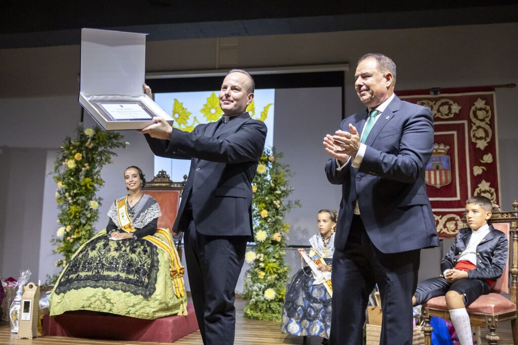 Claudia Fas Corma, proclamada reina de las fiestas de La Llosa – foto 1