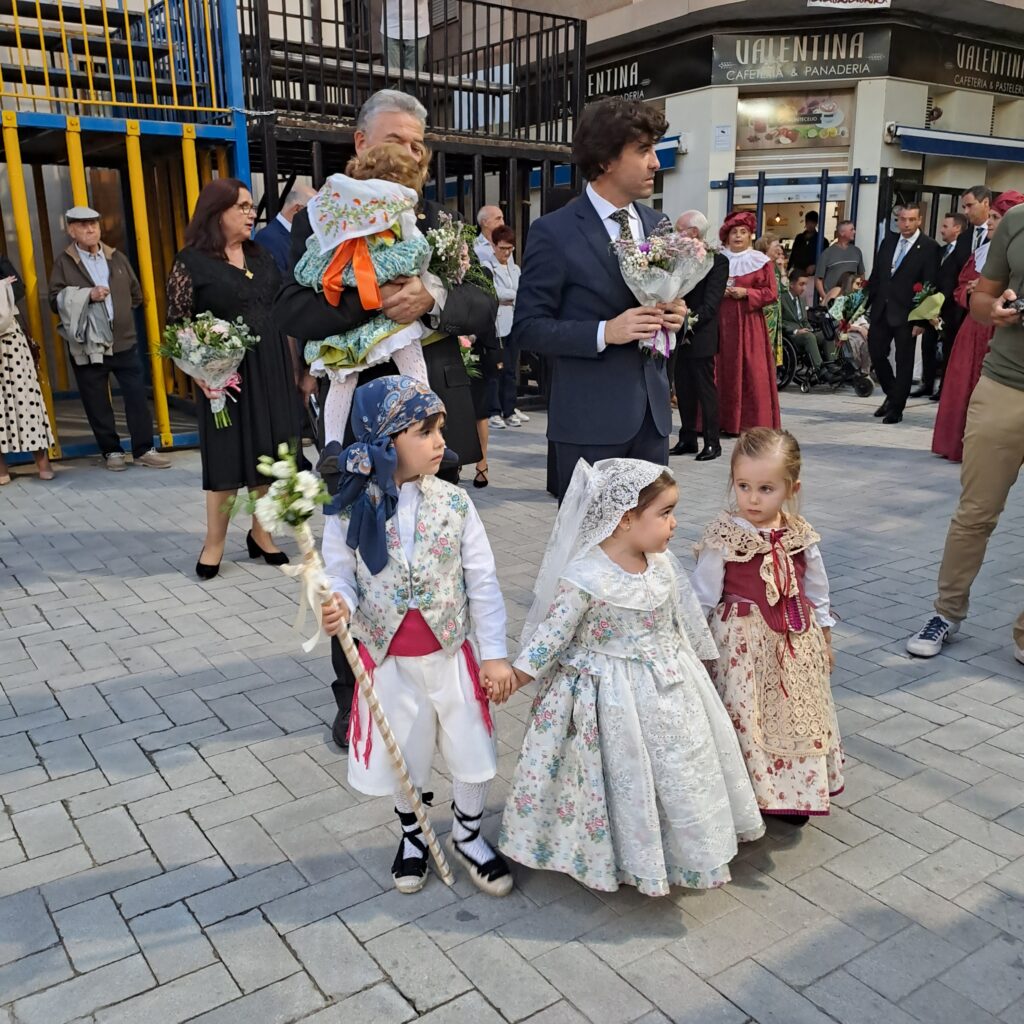 El pueblo de nules honra  a su Patrona, la Virgen de la Soledad, en el dia de la fiesta mayor – foto 6