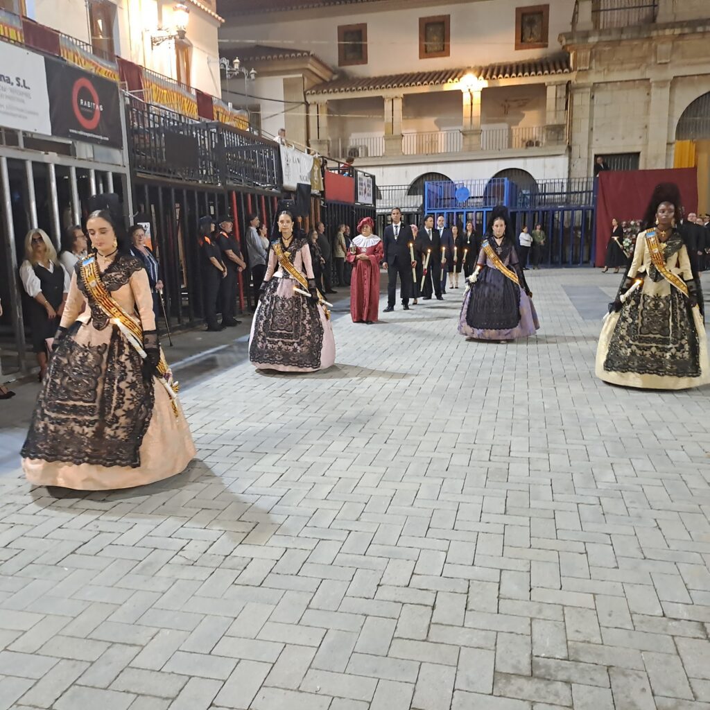 El pueblo de nules honra  a su Patrona, la Virgen de la Soledad, en el dia de la fiesta mayor – foto 4