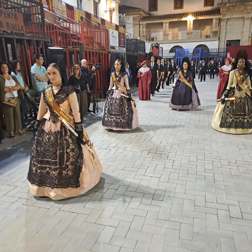 El pueblo de nules honra  a su Patrona, la Virgen de la Soledad, en el dia de la fiesta mayor – foto 3