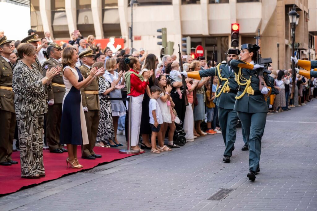 La Alcaldesa de Castellón asiste a los actos programados con motivo del 12 de octubre y la celebración de la festividad de la Virgen del Pilar, Patrona de la Guardia Civil, con una misa que ha acogido la Concatedral de Santa María. – foto 5