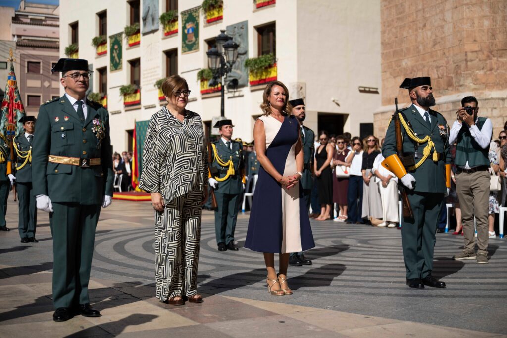 La Alcaldesa de Castellón asiste a los actos programados con motivo del 12 de octubre y la celebración de la festividad de la Virgen del Pilar, Patrona de la Guardia Civil, con una misa que ha acogido la Concatedral de Santa María. – foto 3