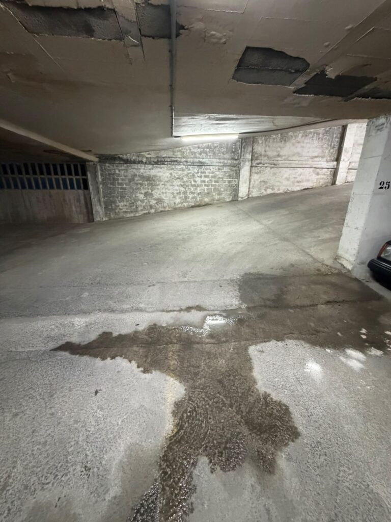 La falta de mantenimiento y conservación de los edificios municipales de Navajas se agrava tras las lluvias – foto 1
