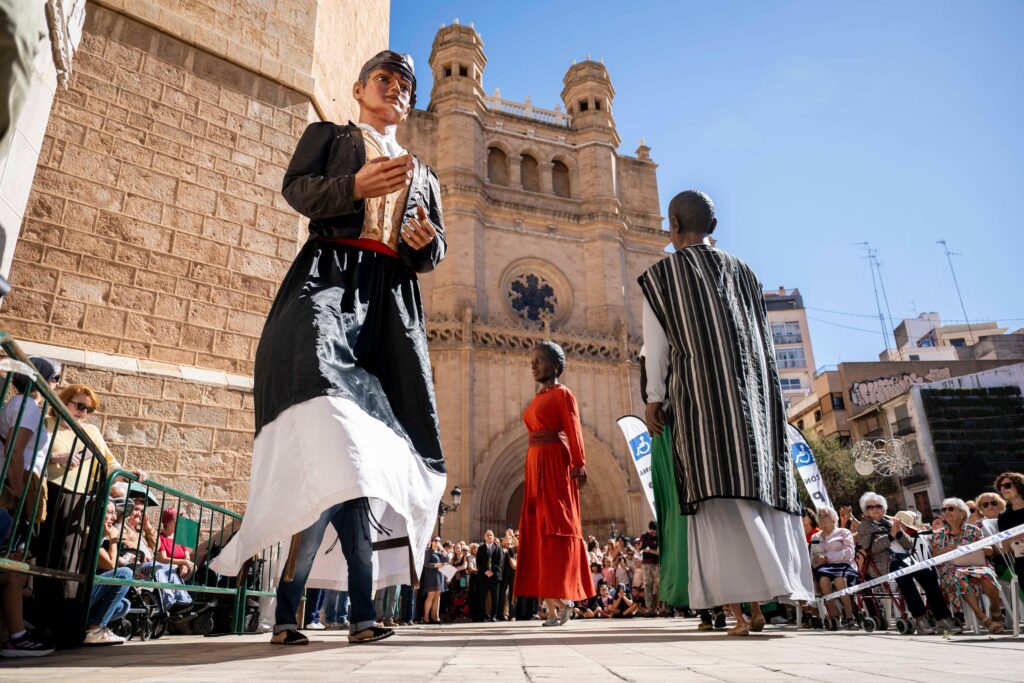 Castellón celebra el 9 d’Octubre con el Desfile de las Tres Culturas, música y danzas tradicionales – foto 4