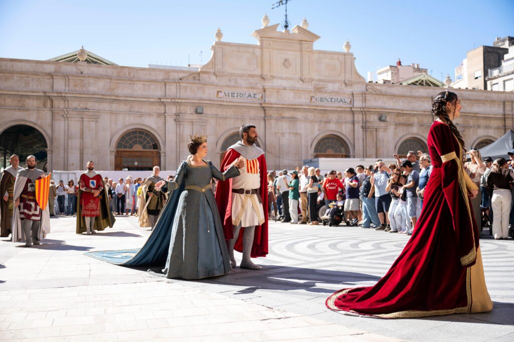 Castellón celebra el 9 d’Octubre con el Desfile de las Tres Culturas, música y danzas tradicionales – foto 3