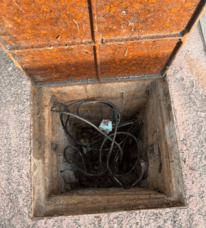 Un robo de cableado deja sin alumbrado público dos tramos de viales Castellnovo