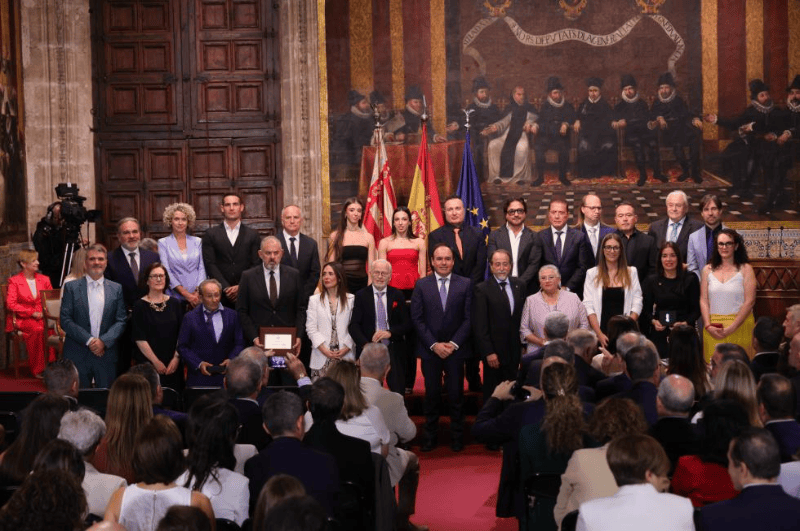 Pérez Llorca apela al esfuerzo colectivo para construir una Comunidad Valenciana con servicios públicos fuertes, más próspera, segura y con voz propia