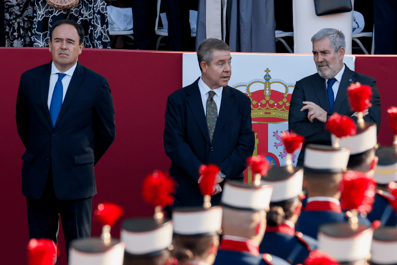 Pérez Llorca asiste a los actos conmemorativos del Día de la Fiesta Nacional