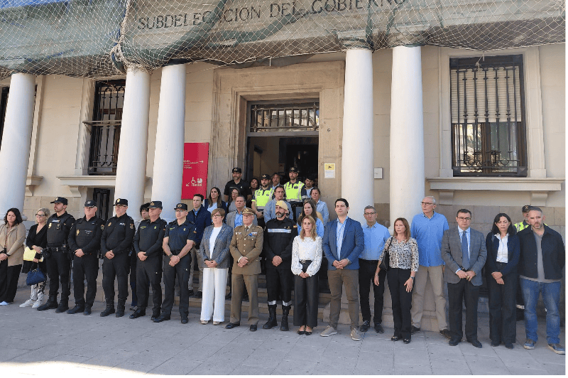 La Subdelegación del Gobierno en Castellón guarda un minuto de silencio en memoria de las víctimas del accidente ferroviario de Urda
