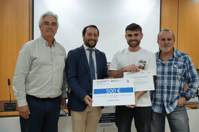 La Cátedra Reciplasa de la UJI premia un proyecto del IES Politècnic sobre gestión sostenible de residuos industriales