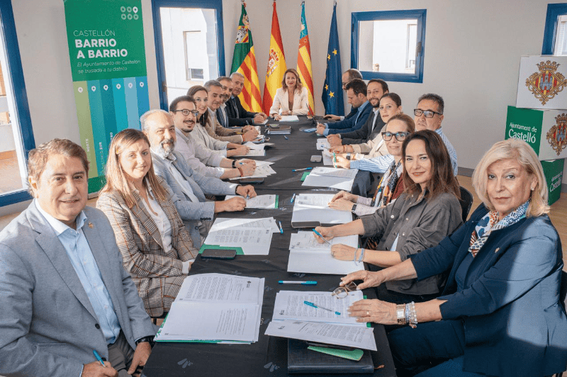 La Junta de Gobierno ha aprobado el proyecto de convenio para la mejora de los bancos, el Templete y el equipamiento del parque Ribalta por 200.000 euros