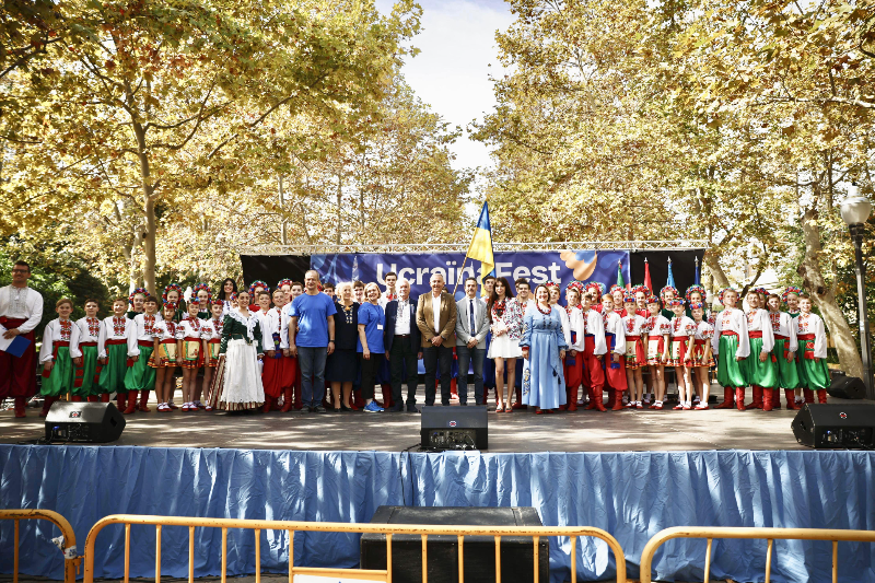 El parque Ribalta acoge el acto central de UcraïnaFest con música, danza y gastronomía ucraniana