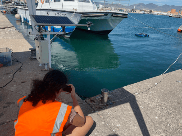 PortCastelló acoge las pruebas de CIRTESU – UJI que combinan robots de superficie y submarinos para inspeccionar entornos marinos
