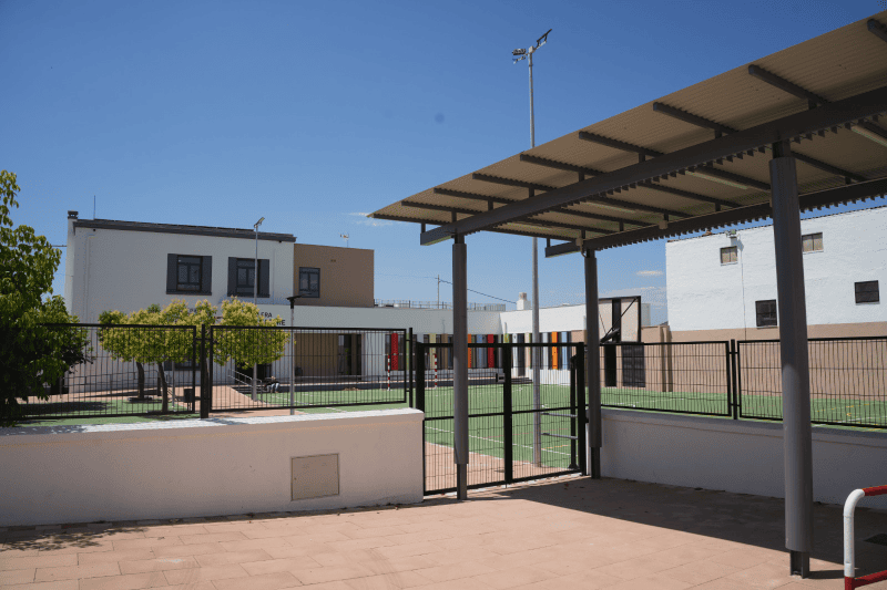 Sanidad otorga más de 420.000 euros a La Salzadella para modernizar y ampliar el consultorio después de inaugurar aulario con 1,4 millones de Educación