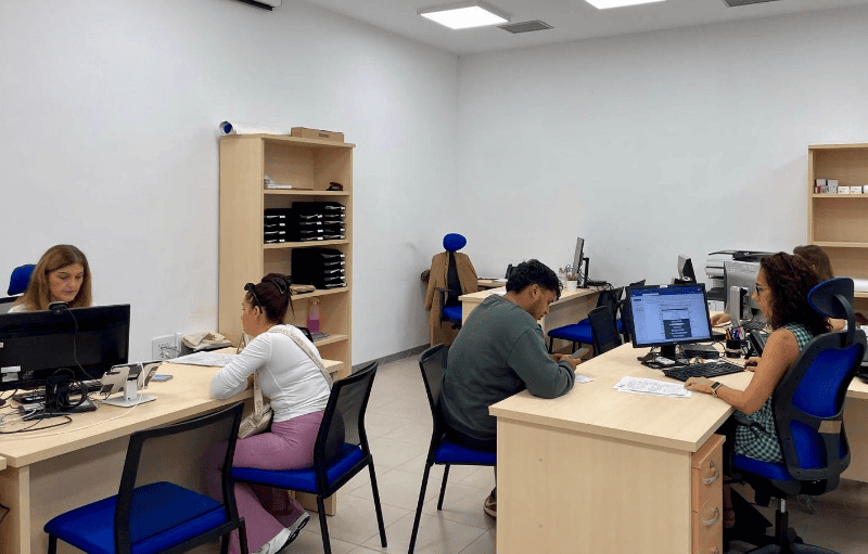 Los servicios de la Tenencia de alcaldía del Grao se prestan temporalmente desde hoy en la plaza Pintor Porcar
